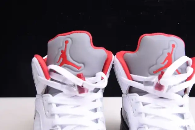 Kicked Out Shoe Store Fire Silver DA1911-102 Air Red Tongue Retro 5 (2020) Jordan 0518